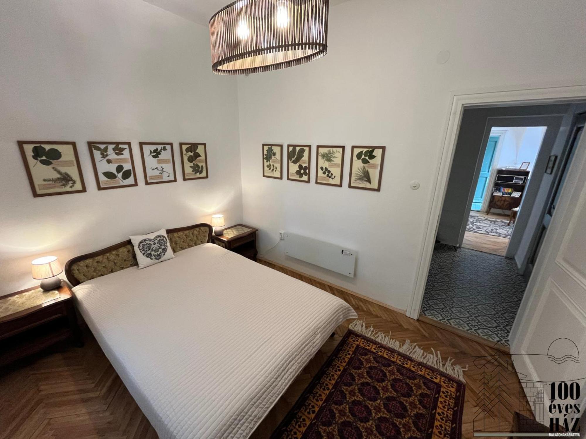Vakantiehuis 100 Eves Haz Balatonakarattya